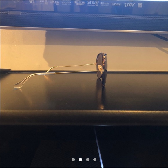 Ray Ban Aviators - Picture 2 of 4